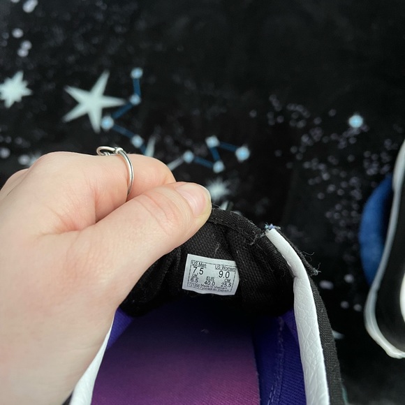 Embroidered old school vans - Picture 6 of 6